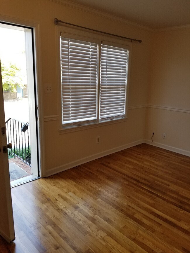 Building Photo - 485 Bramblewood Ln