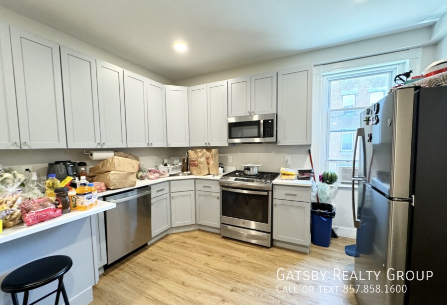 Photo - 164 Gove St.-3R
