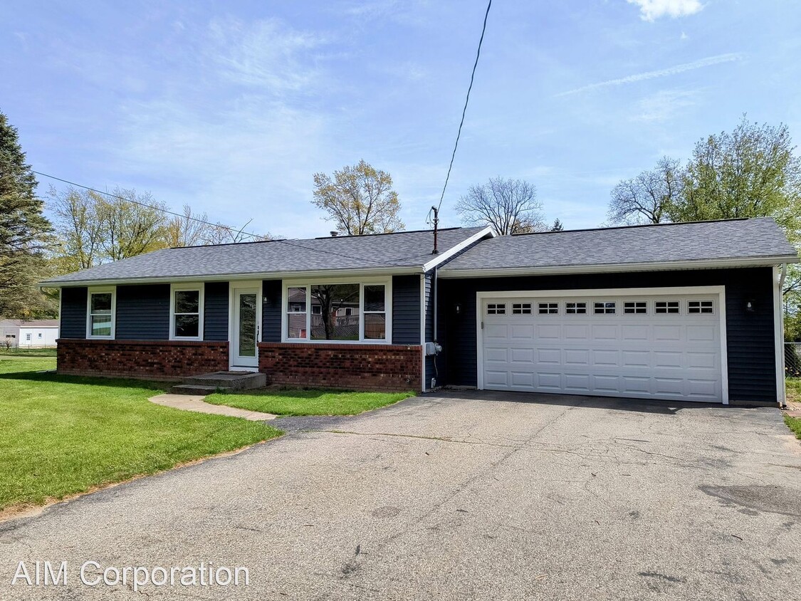 Primary Photo - 3 br, 2.5 bath House - 1620 Lake Avenue