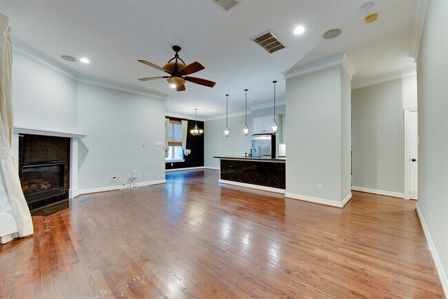 Building Photo - 3414 Garden Crest Ln