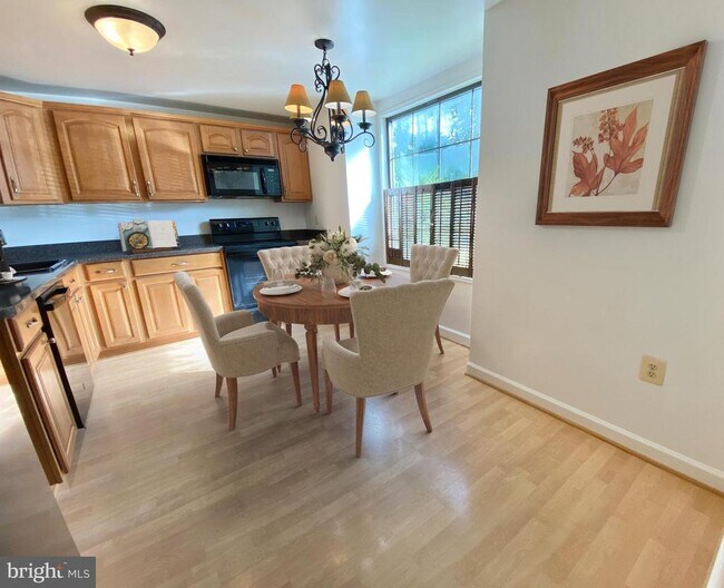 Foto del edificio - 6026 Heathwick Ct