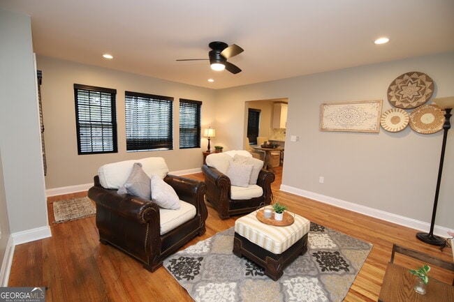 Foto del edificio - 1007 Vernon St