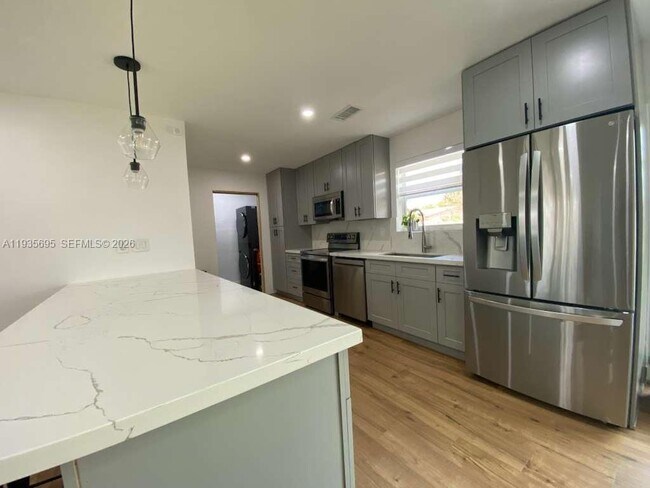 Foto del edificio - 6829 NW 12th St