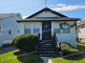 Building Photo - 1032 Highland St