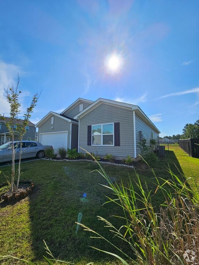 Building Photo - 102 Lilly Grace Ln