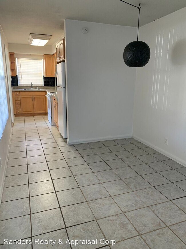 Building Photo - 3 br, 1 bath House - 4412 W. Varn Avenue