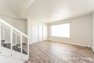 Building Photo - 3210 W Longfellow Pl