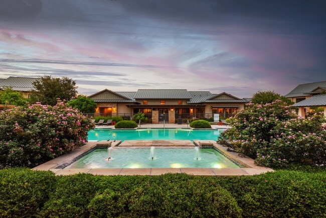 Building Photo - Sandstone Ridge
