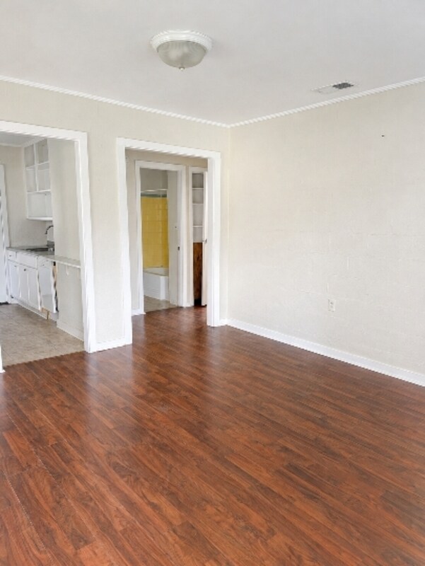 Building Photo - 1502 Pepper Dr