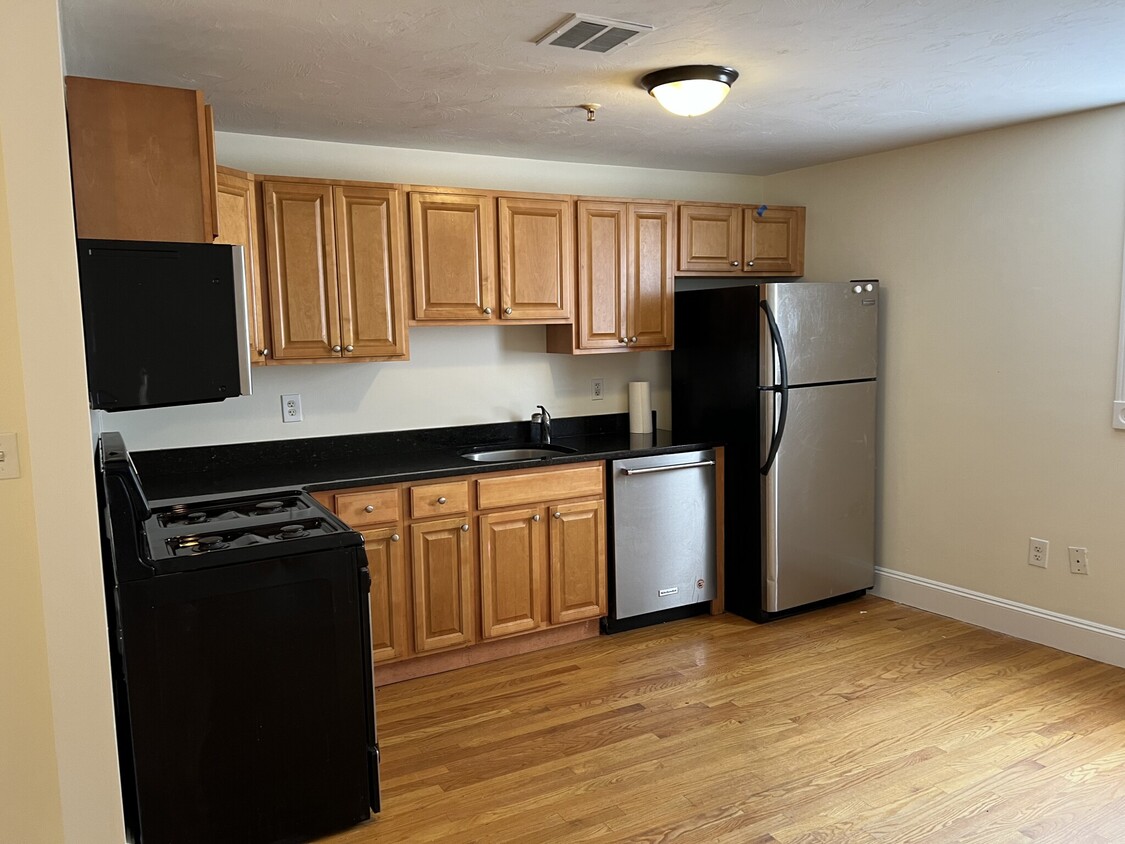 Foto principal - 144 Washington St