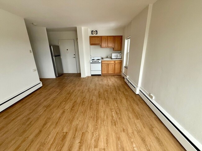 Interior Photo - Mount Royal Manor