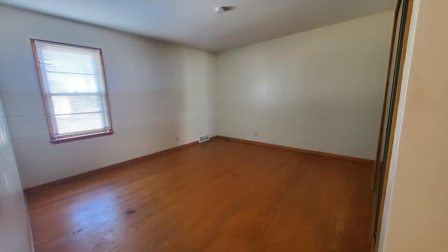 Building Photo - 2720 W Folsom St