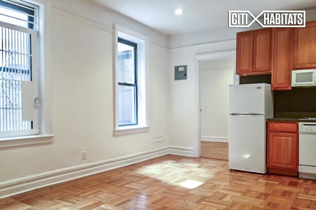 Foto del edificio - 5025 Broadway