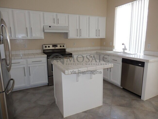 Foto del edificio - 2106 E Briarwood Terrace