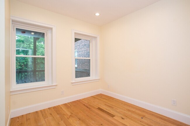 Foto del edificio - 79 Brighton Ave