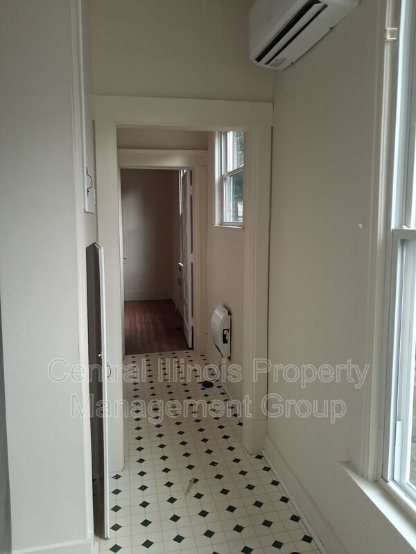 Foto del edificio - 505 E Locust St