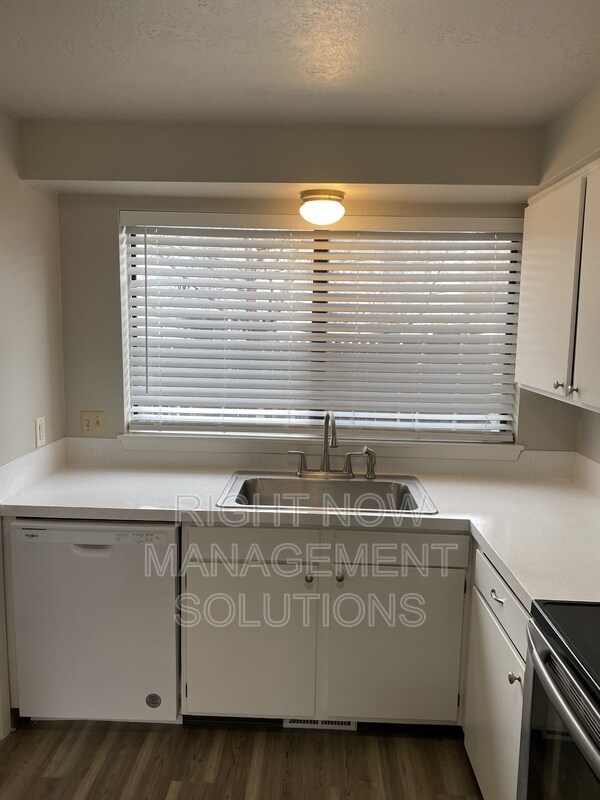 Building Photo - 1510 Storey St