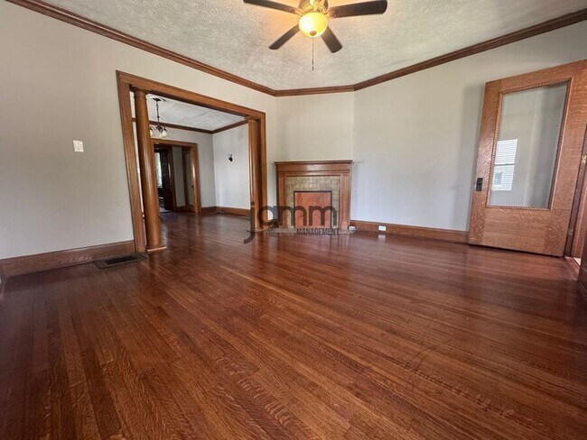Foto del edificio - 1477-1479 Northland Ave-1477 Northland Ave