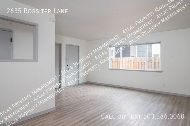 Foto del edificio - 3-Bedroom Townhome, Recently Renovated
