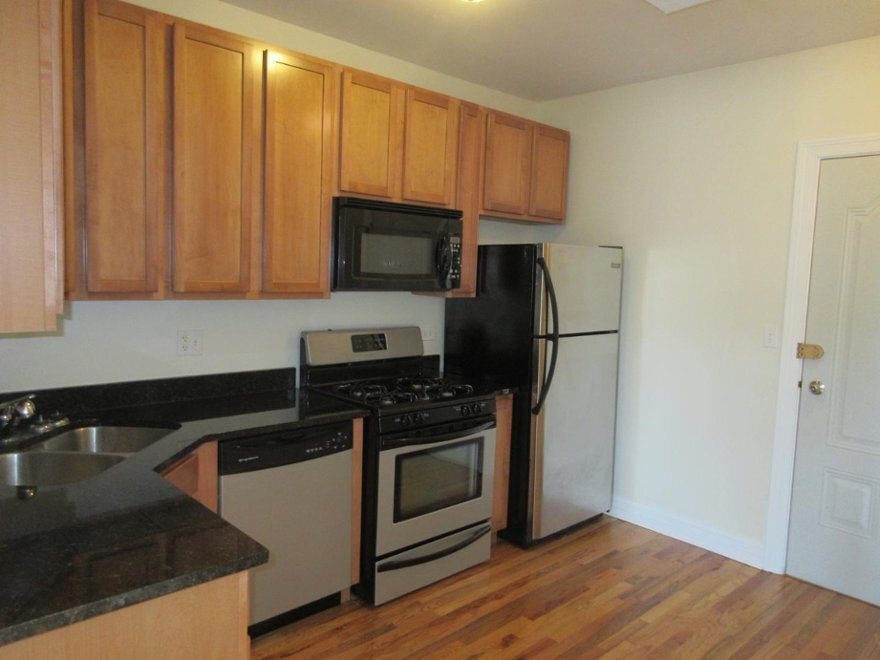 Primary Photo - 1200 W Pratt Blvd