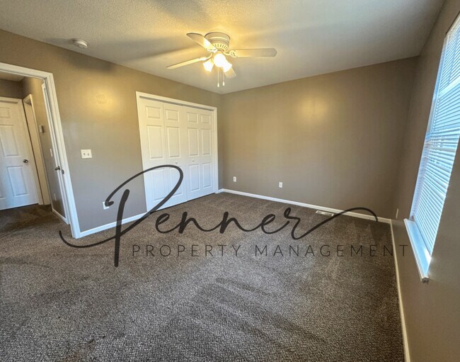 Foto del edificio - 1017 NW Willow Dr