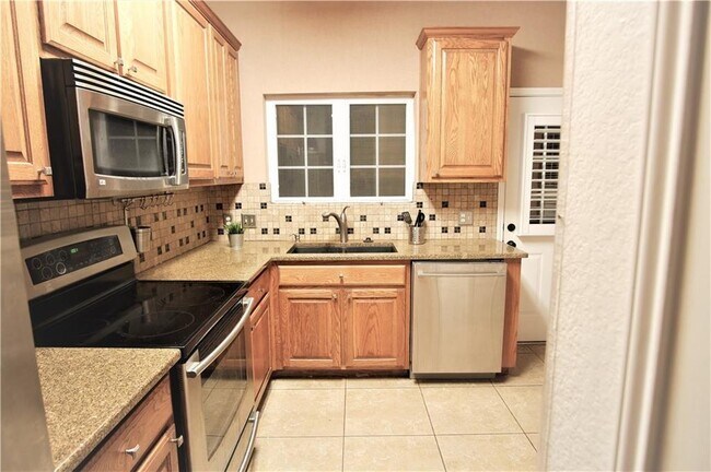 Building Photo - 11421 Rustic Rock Dr
