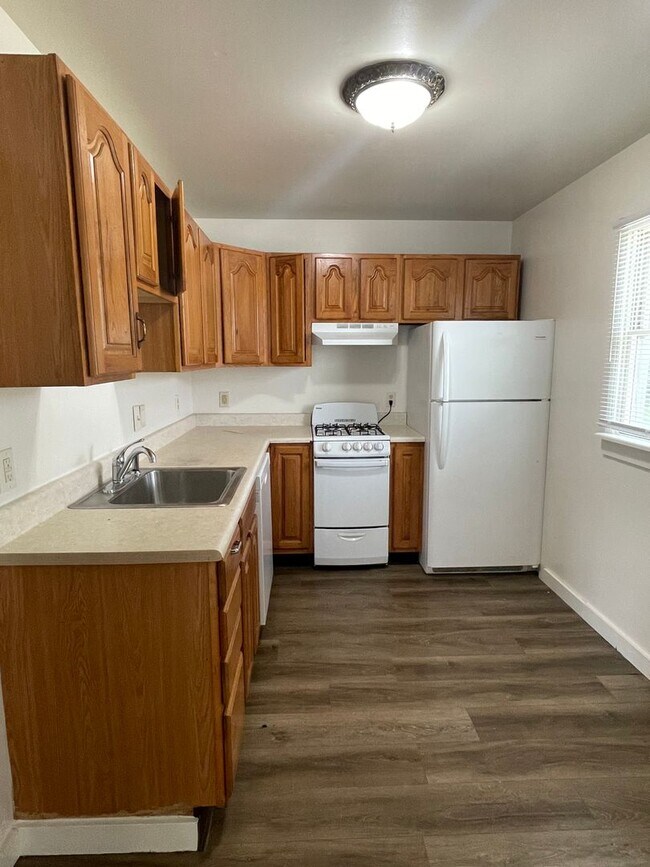 Building Photo - Nice 3-Bedroom For Rent in Goshen off of N...
