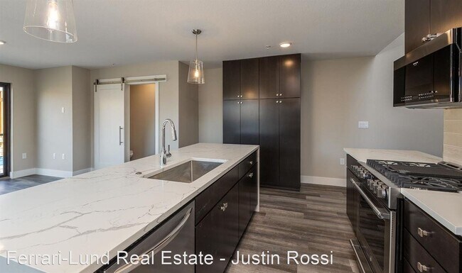 Building Photo - 2 br, 2.5 bath House - 3082 Cashill Blvd