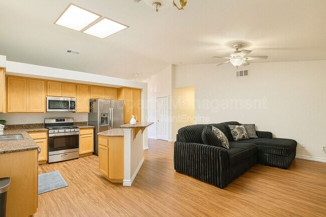 Foto del edificio - 12555 Caballero Ct