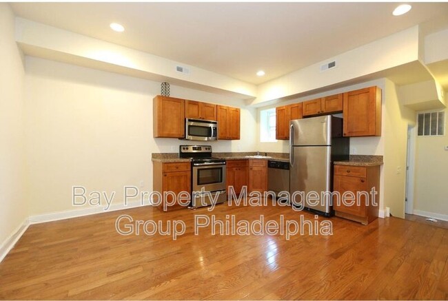 Building Photo - 1708 W Diamond St