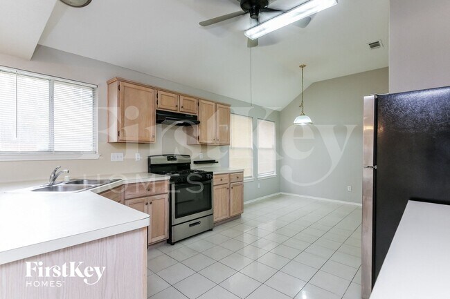 Foto del edificio - 1203 Jamestown Ct