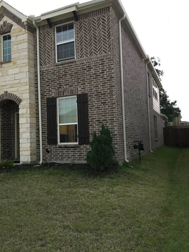 Building Photo - 417 Windward Dr