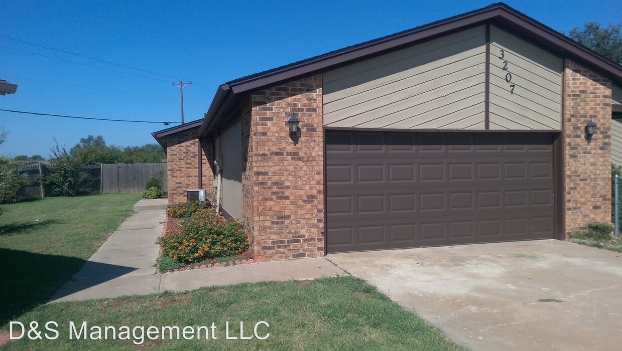 Foto principal - 3 br, 2 bath House - 3207 Lois Arline Circle