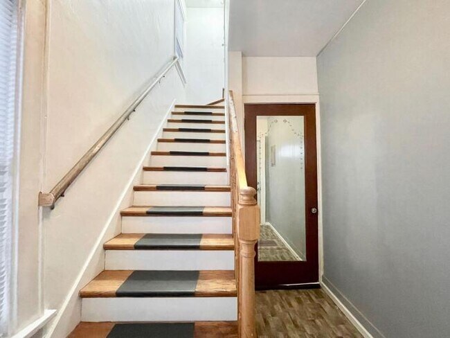 Building Photo - 3 bedroom in Kalamazoo MI 49001