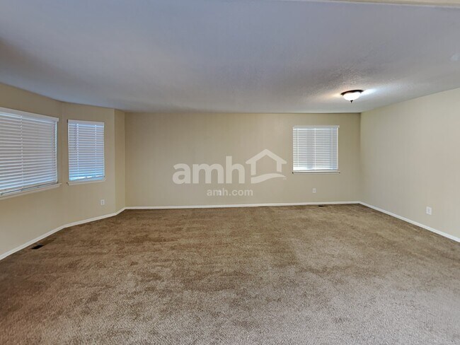 Foto del edificio - 13955 Hudson Street