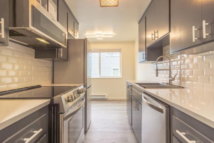 Primary Photo - 2 bedroom in SEATTLE WA 98119