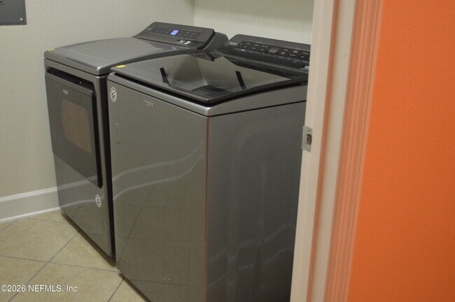 Foto del edificio - 4480 Deerwood Lake Pkwy