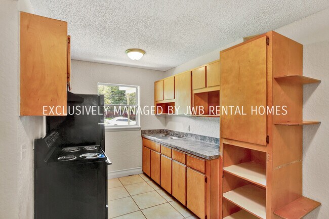 Building Photo - 9614 Flechette Ave