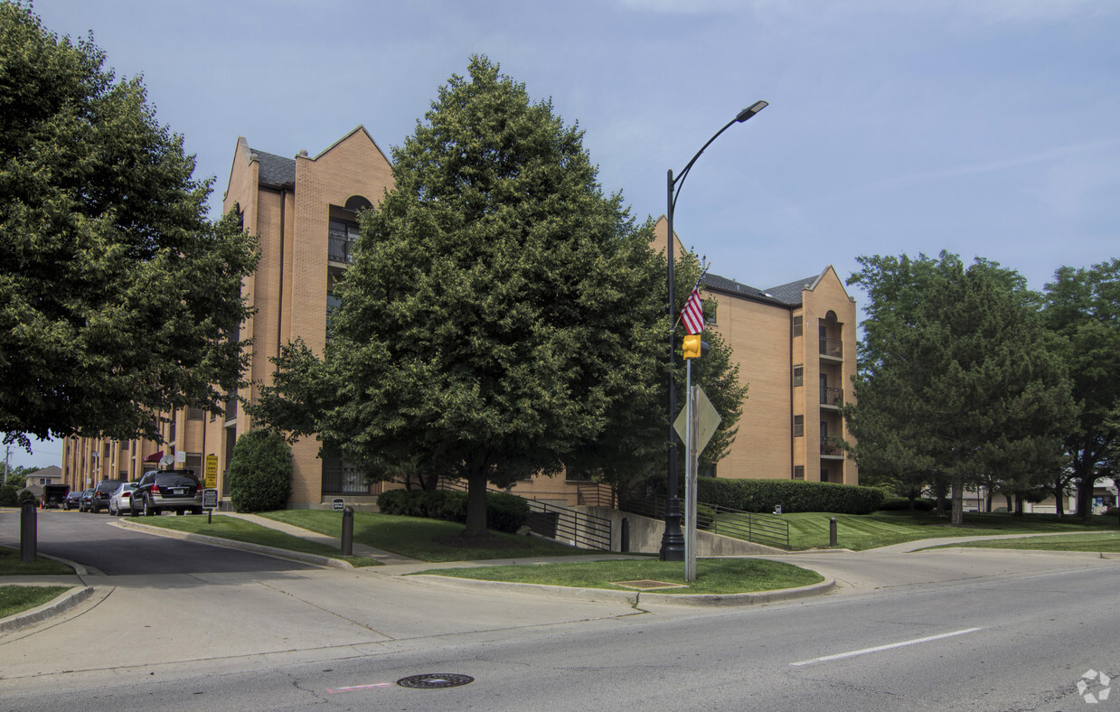 Foto del edificio - Courtyard Of Harwood Heights