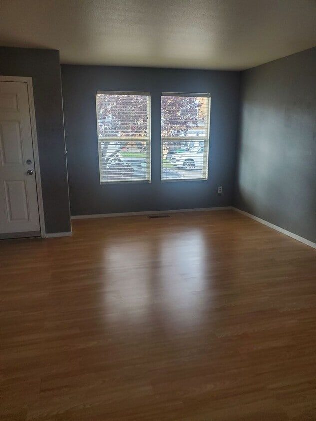 Building Photo - 3 bedroom house located in the North Valleys