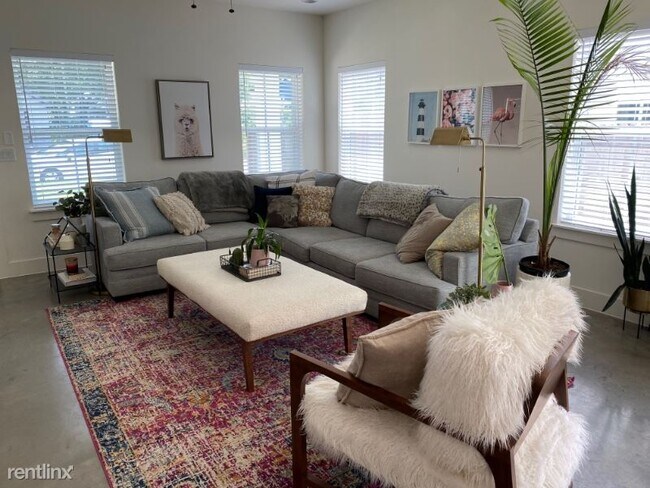 Foto del edificio - 3 br, 2.5 bath House - 3014 E 14 1/2 ST