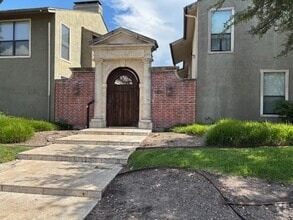 Building Photo - 5806 Birchbrook Dr