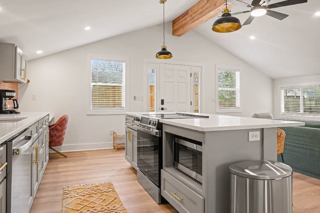 Foto del edificio - 625 Semaht St