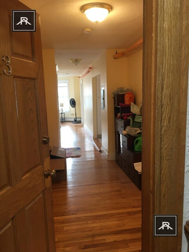 Building Photo - 4 bedroom in Brookline MA 02446