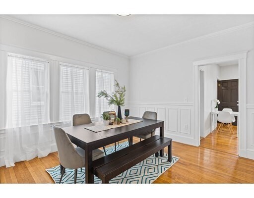 Building Photo - 60 Lithgow St