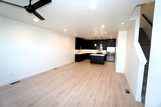 Foto del edificio - 1333 N Webb Wy