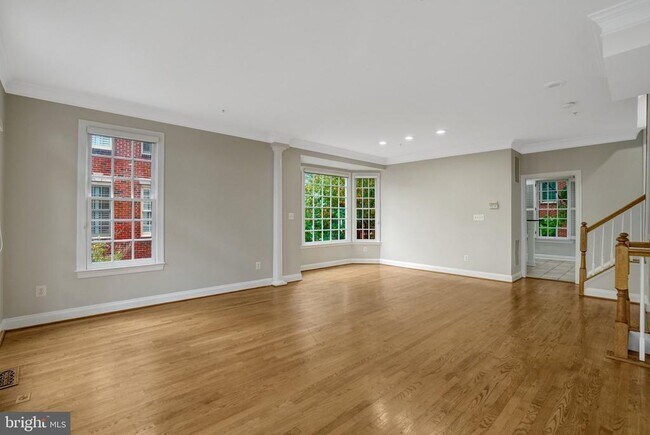 Foto del edificio - 1210 Roundhouse Ln
