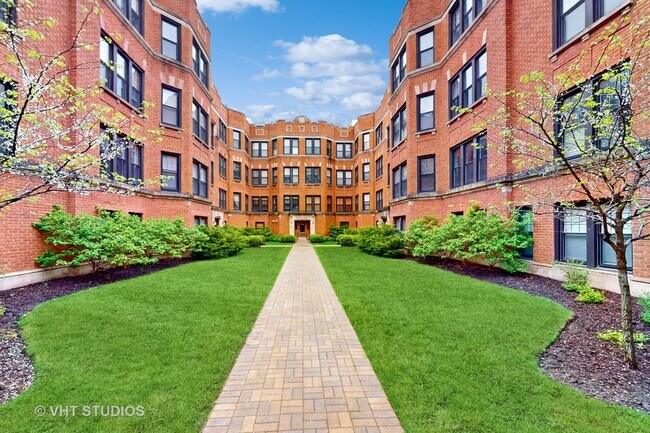 Foto del edificio - 1114 W Pratt Blvd