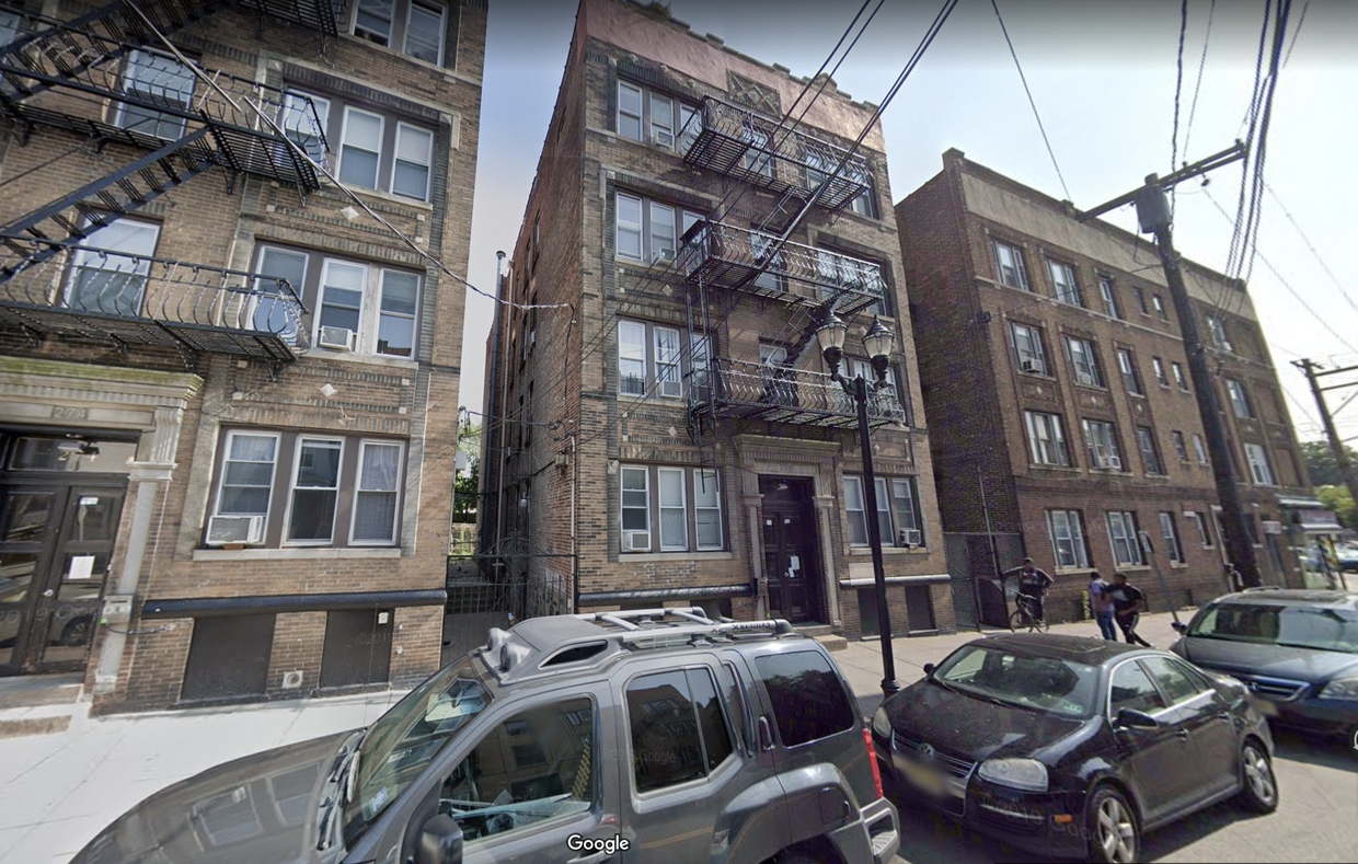 Primary Photo - 272 Monticello Ave