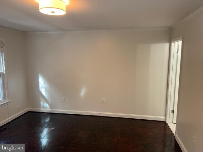 Foto del edificio - 1650 Beekman Pl NW